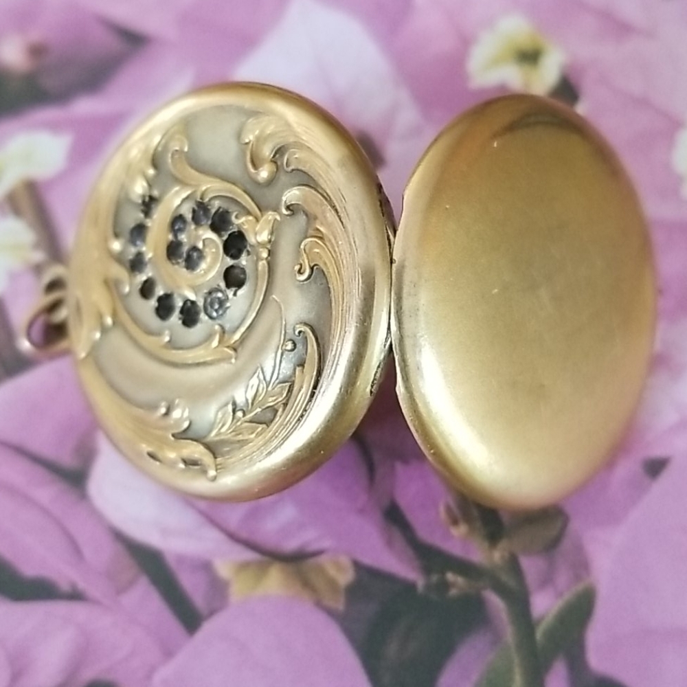 Antique Vintage Early 1900s W & SB Art Nouveau Gold Filled and Sapphire Locket - Picture 9 of 16